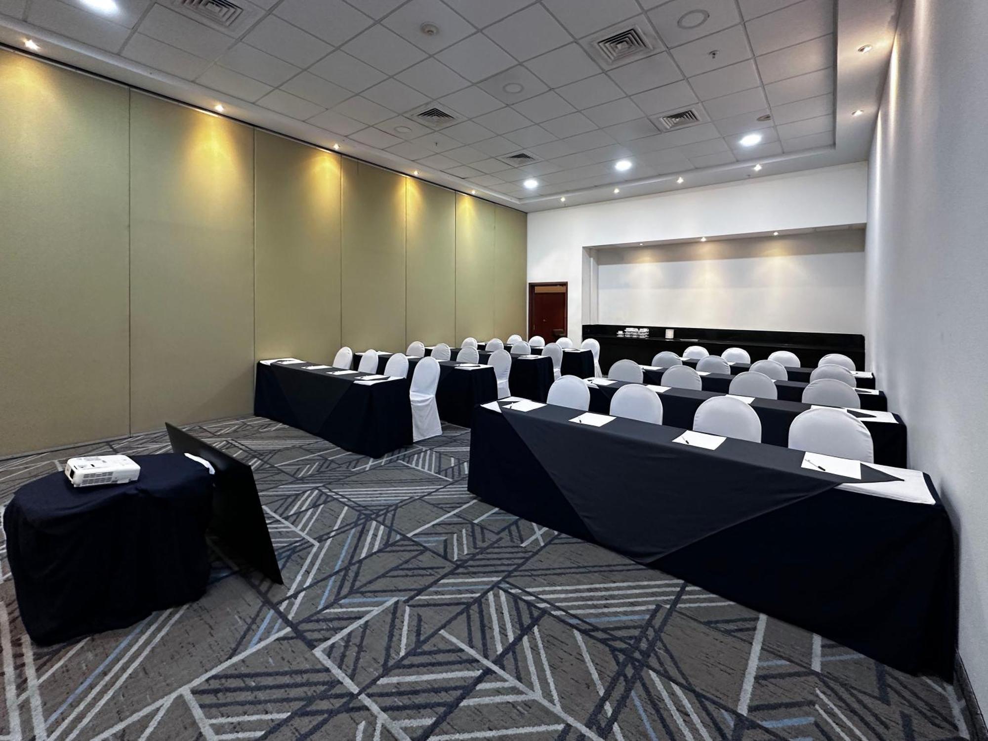 Holiday Inn Express Merida By Ihg Kültér fotó