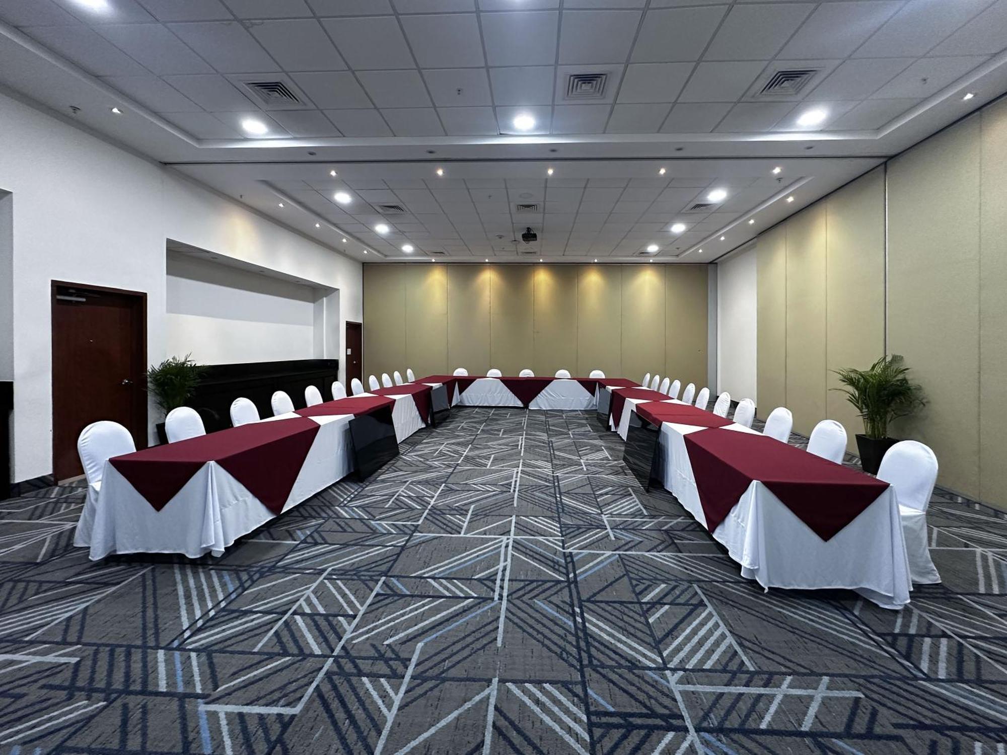 Holiday Inn Express Merida By Ihg Kültér fotó
