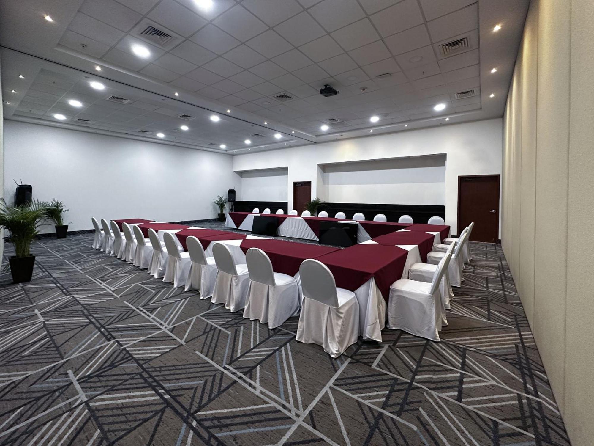 Holiday Inn Express Merida By Ihg Kültér fotó
